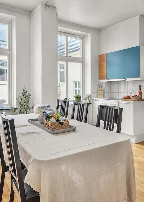 Apartment Kanskje Den Storste Airbnb-Leiligheten I Sentrum! Bergen
