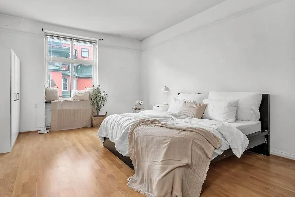 Kanskje Den Storste Airbnb-Leiligheten I Sentrum! Bergen
