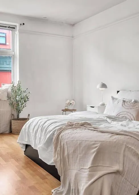 Apartment Kanskje Den Storste Airbnb-Leiligheten I Sentrum! Bergen Norway
